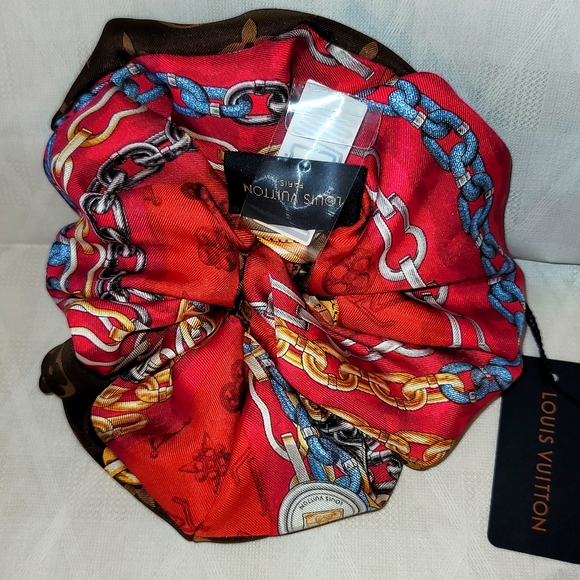 Louis Vuitton Authentic Rubber Band Silk Hair Accessories main image 15